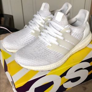 ADIDAS ULTRABOOST white size 8US